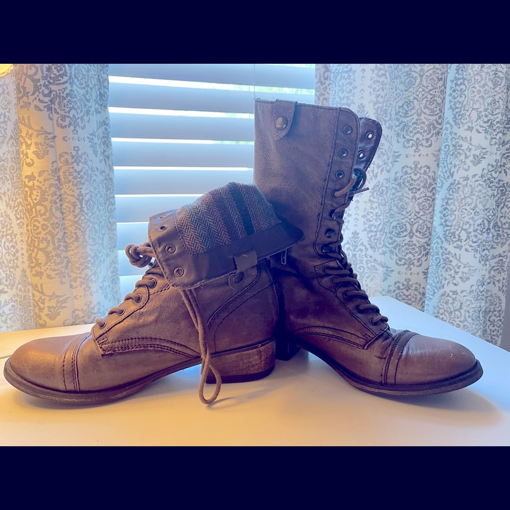 Steve Madden combat boots - Size 7